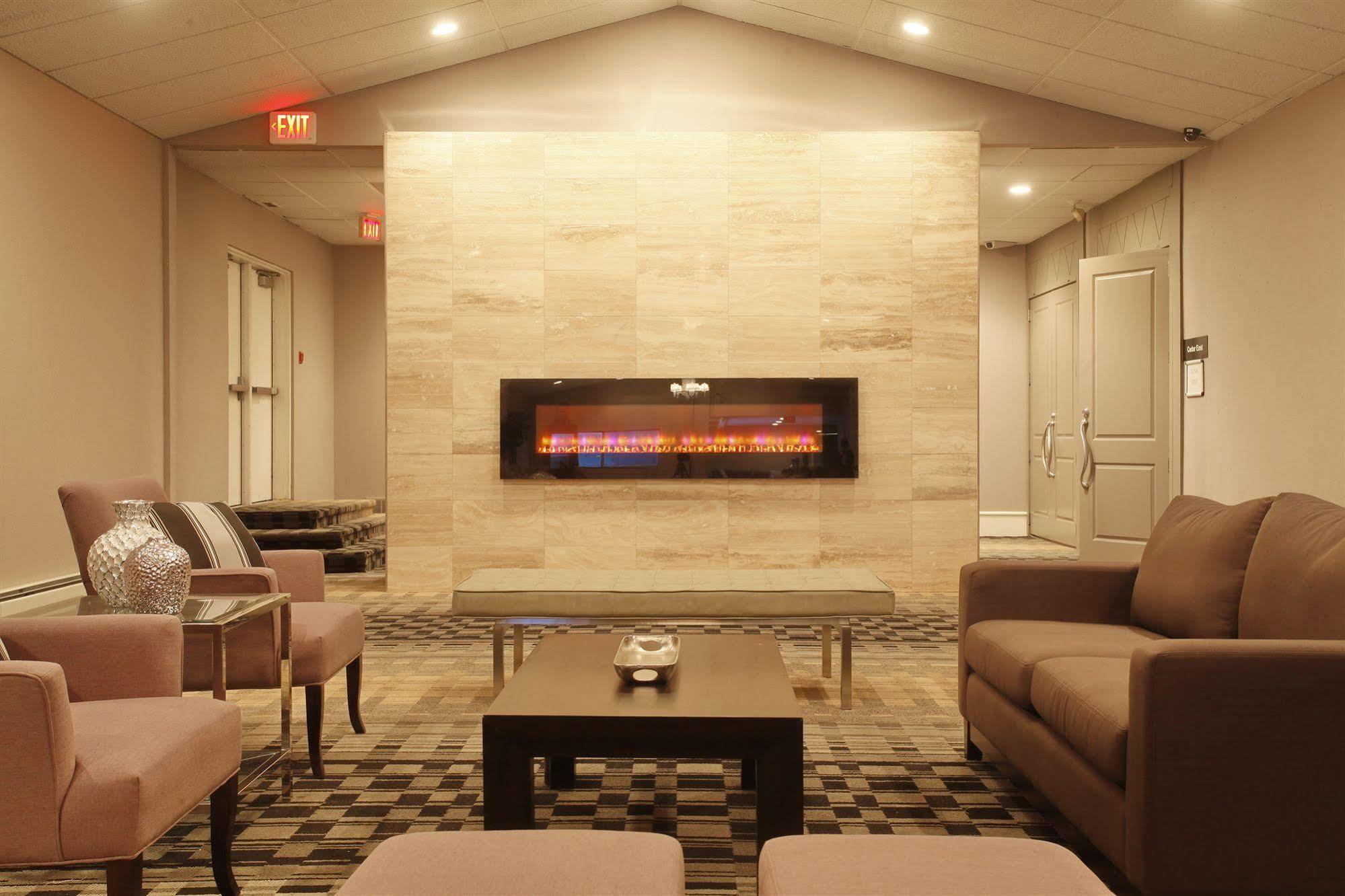 Hotel Pomeroy & Conference Centre
